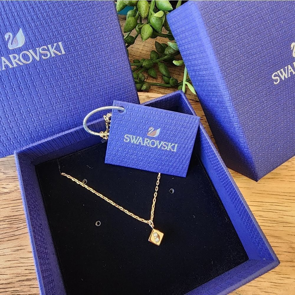 Swarovski Crystal dice pendant gold-plated necklace NWT - SO cute! Vegas Baby!